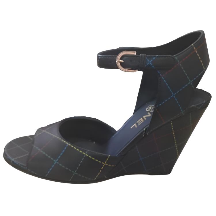 CHANEL 23c ранняя весна сандалии с одной лямкой women's black