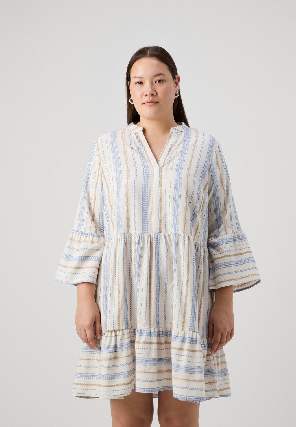 

Повседневное платье CARCAMELLIA LIFE 3/4 TUNIC DRESS ONLY Carmakoma, бежевый
