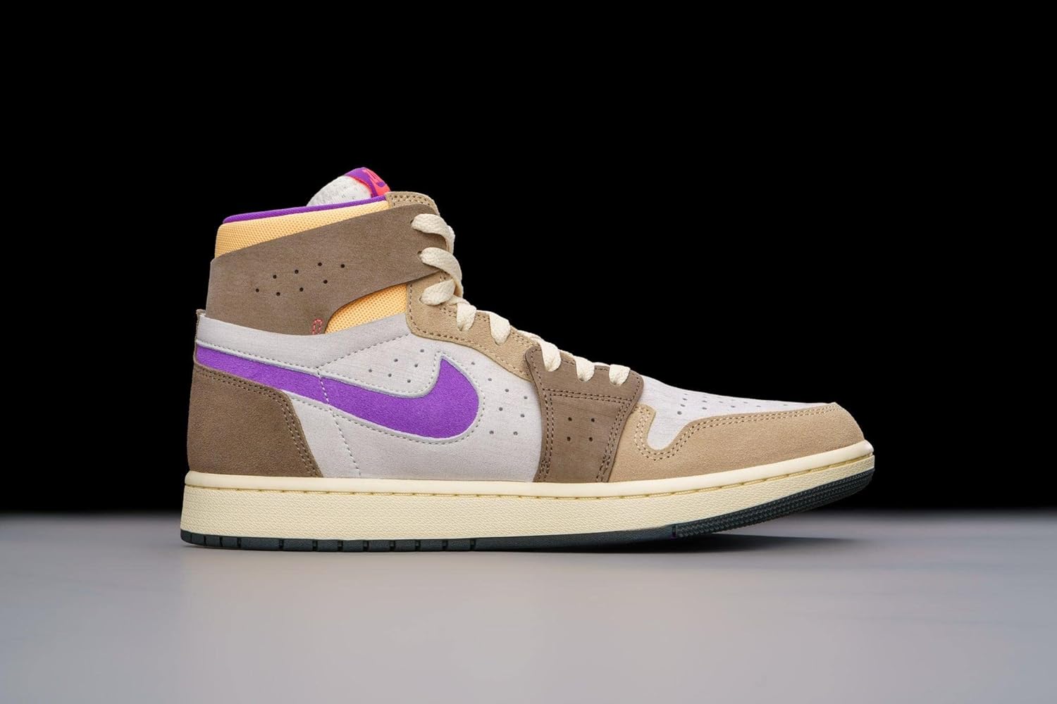 Мужские кроссовки Nike Air Jordan 1 Zoom CMFT 2, Palomino/Melon-tint/Wild Berry — фото 2