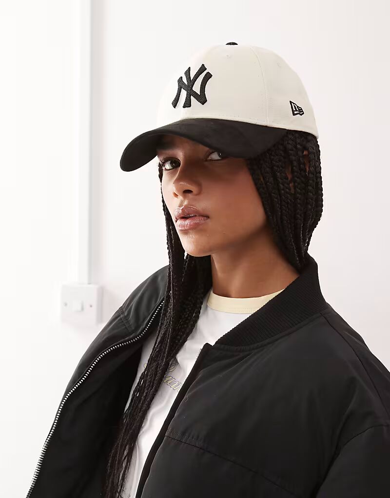 

Женская кепка NY Yankees 9forty кремового цвета с контрастным козырьком из искусственной черной замши New Era