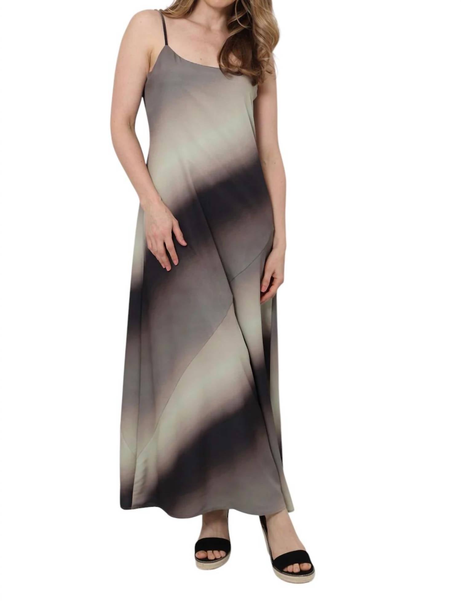 

Печатное макси-платье в сером цвете MIOU MUSE, серый