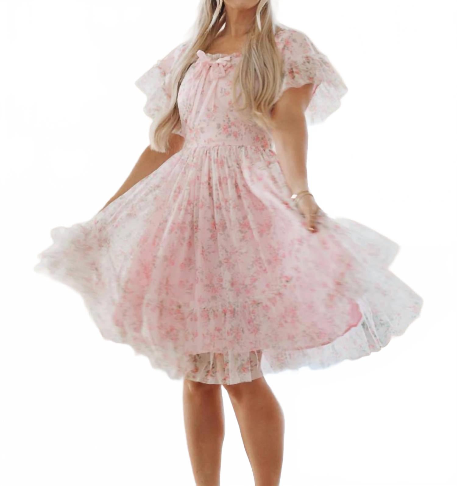 

Платье First Love в розовом цвете Ivy City Co