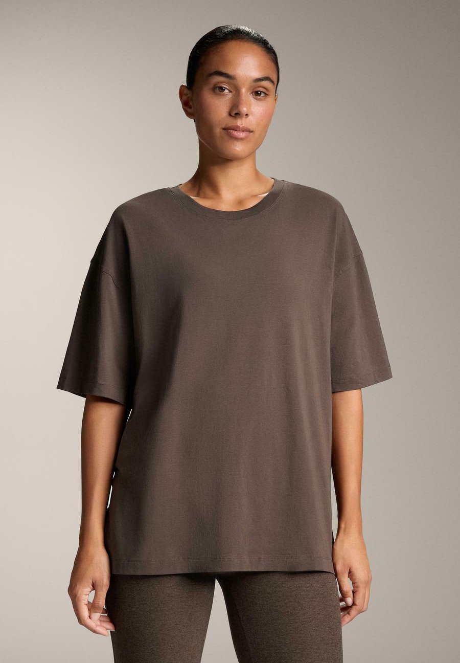 

Спортивная футболка OYSHO SHORT SLEEVE COTTON BLEND, Brown