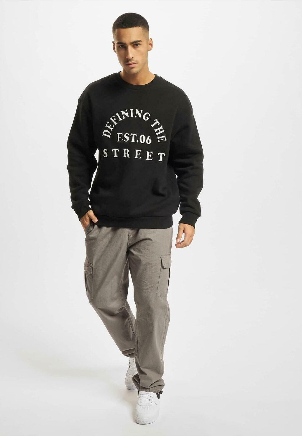 

Толстовка DEFINING CREWNECK DEF, черный