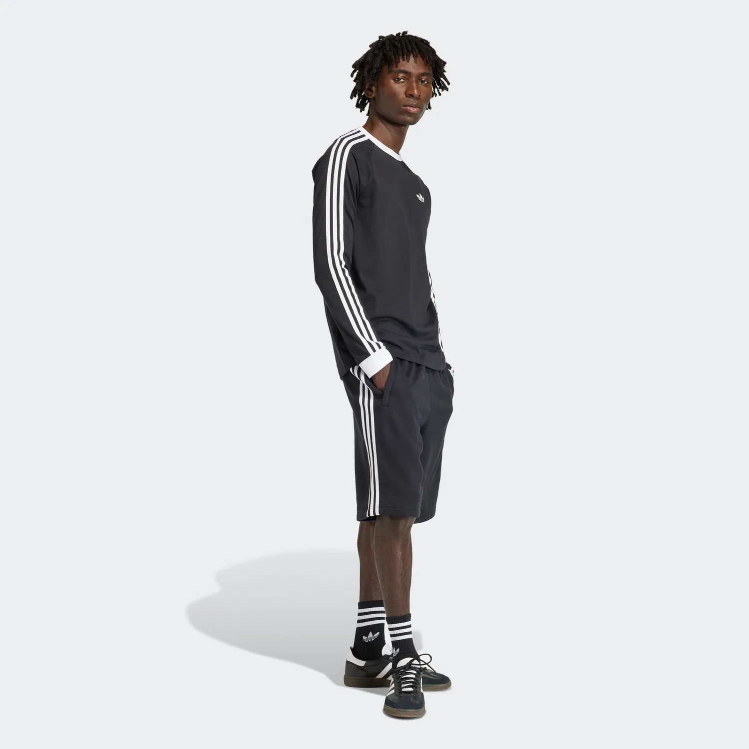 Мужская чёрная футболка с длинным рукавом и тремя полосками от Adidas — фото 3