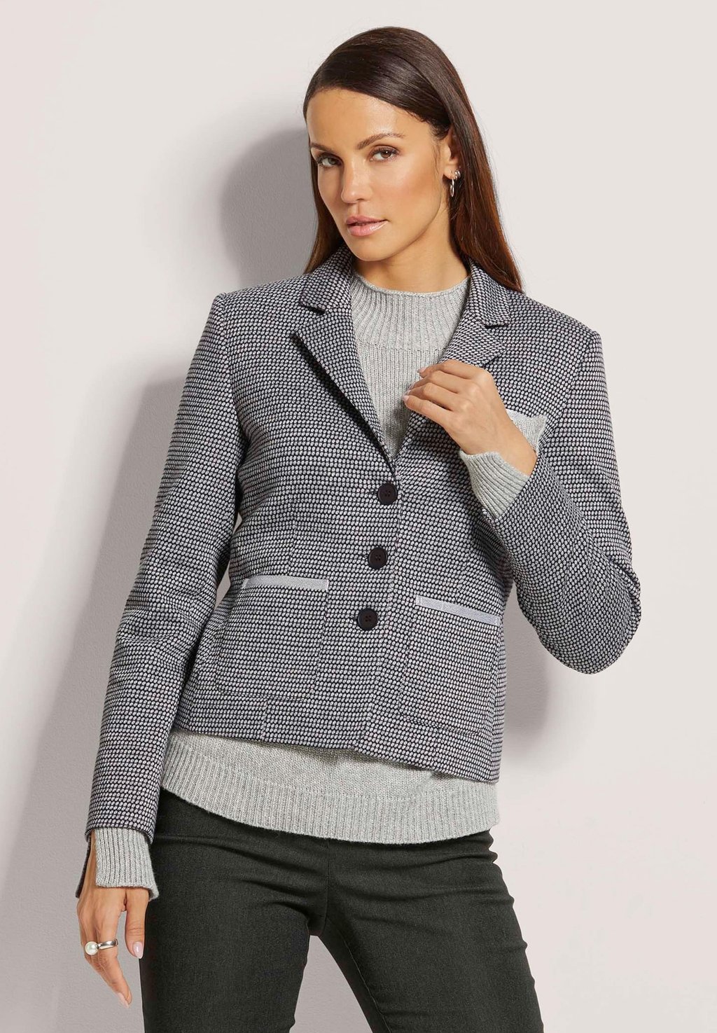 

Блейзер MADELEINE, цвет Stone Gray Wool White Melange