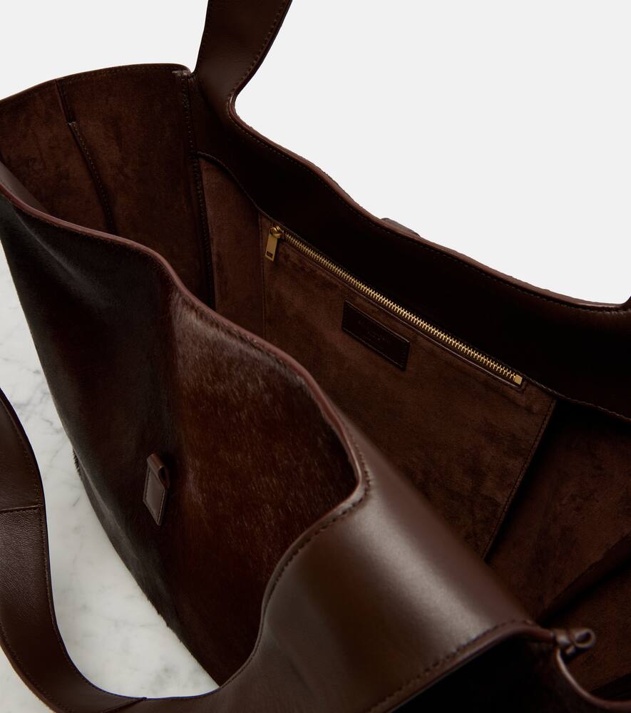 Сумка-тоут Le 5 à 7 из телячьей шерсти Saint Laurent, Dk Moka/Dk Moka — фото 3