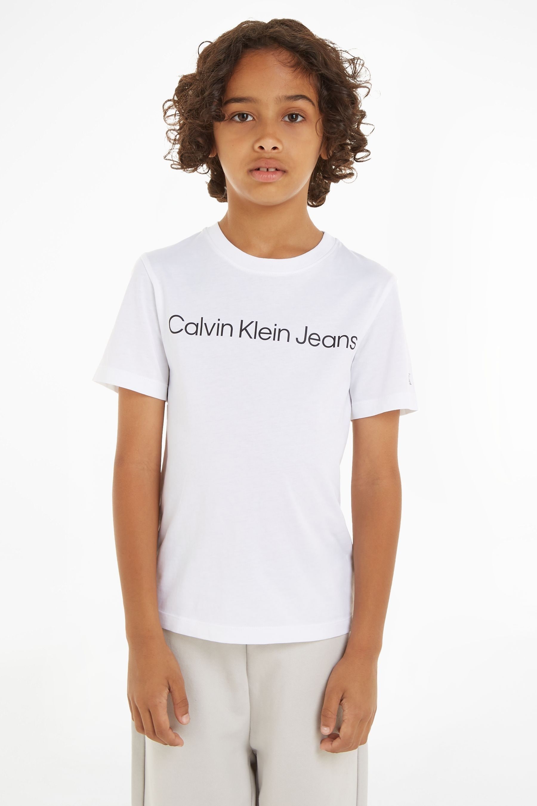 

Белые детские джинсы Calvin Klein футболка с логотипом Calvin Klein Jeans, белый