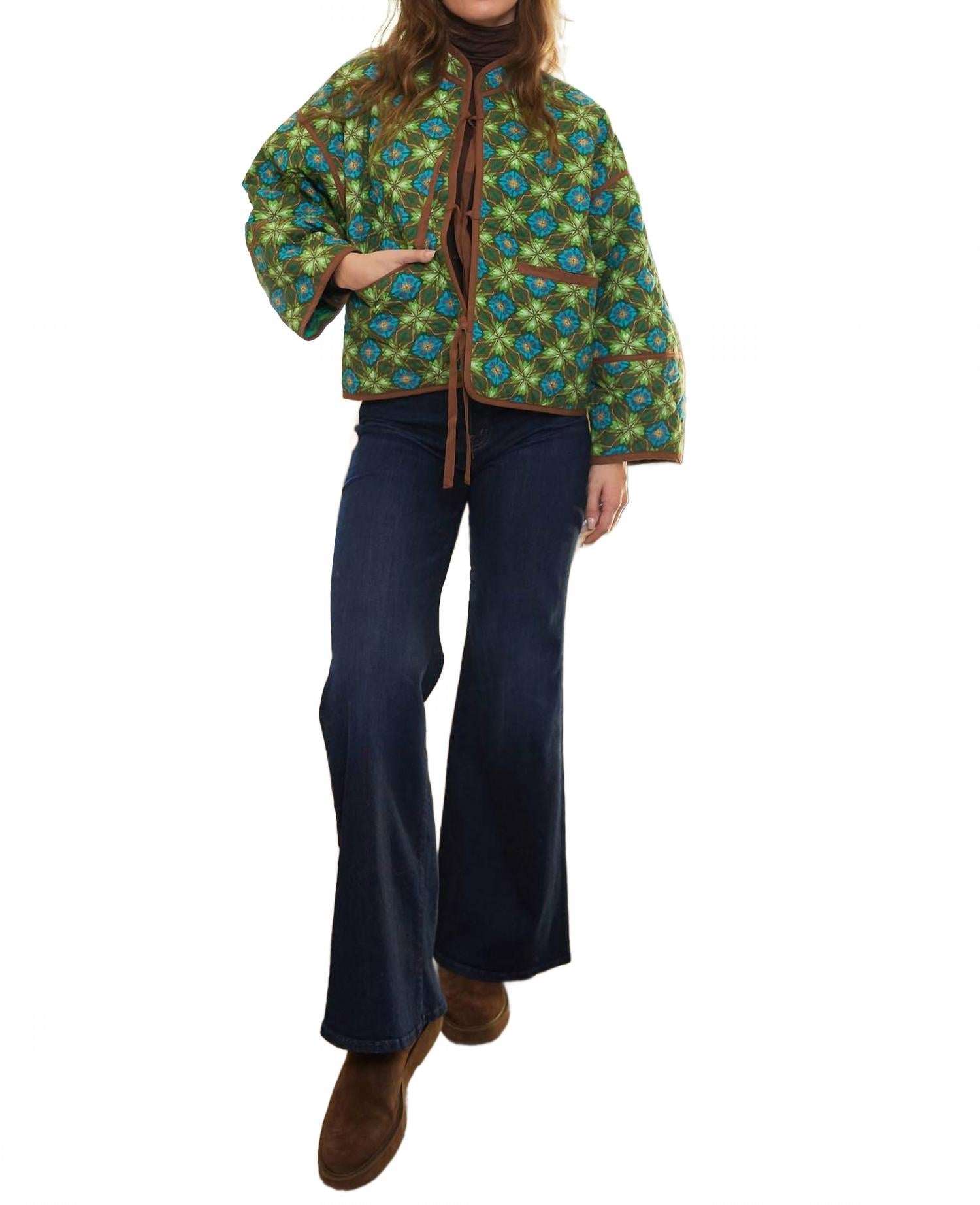 

Двусторонняя стеганая куртка Eloise в цвете Crown Jewel BROOKS AVENUE, crown jewel