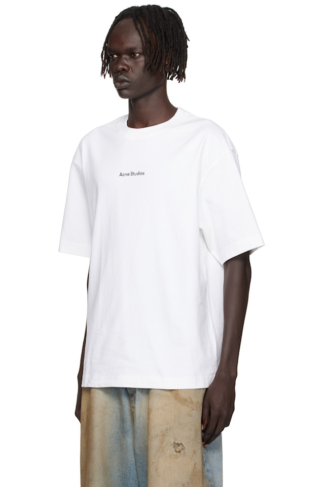Acne Studios Футболка с белым штампом и логотипом — фото 4