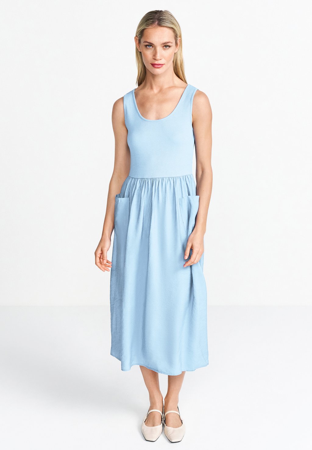 

Повседневное платье MIDI Rich & Royal, светло-голубой