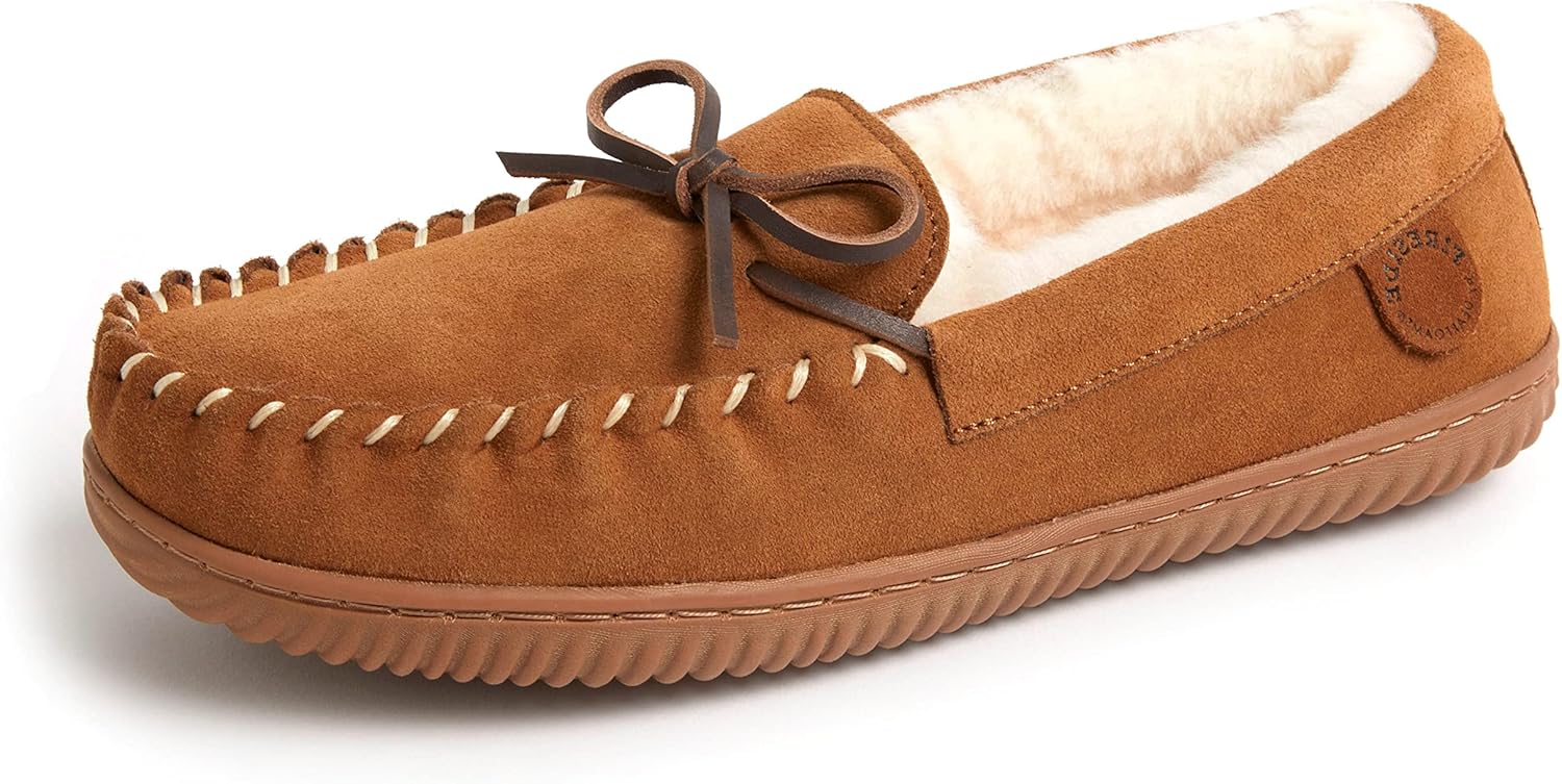 

Мужские тапочки- мокасины для дома и улицы Fireside от Dearfoams Nelson Bay из натуральной овчины Fireside By Dearfoams, Chestnut