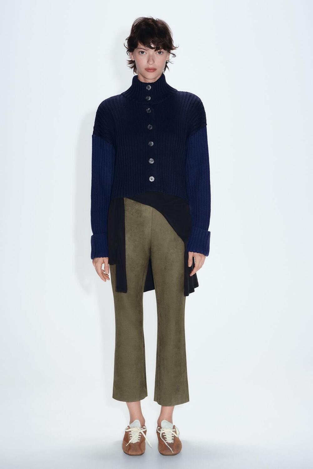 

Мини-расклешенные леггинсы из искусственной замши ZARA, хаки