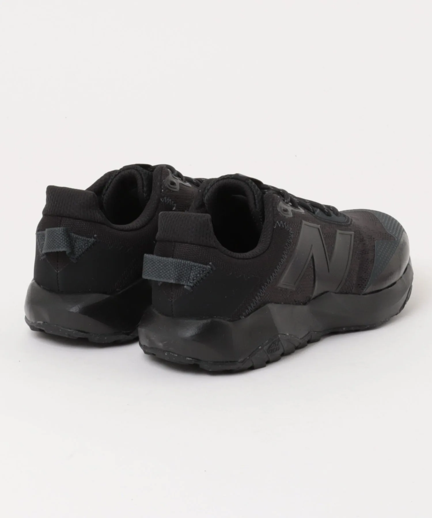 Мужские кроссовки для трейлраннинга New Balance MTNTR чёрные — фото 2