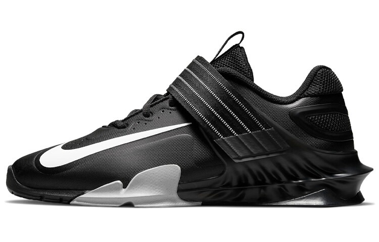 

Кроссовки Nike Savaleo, черный/белый