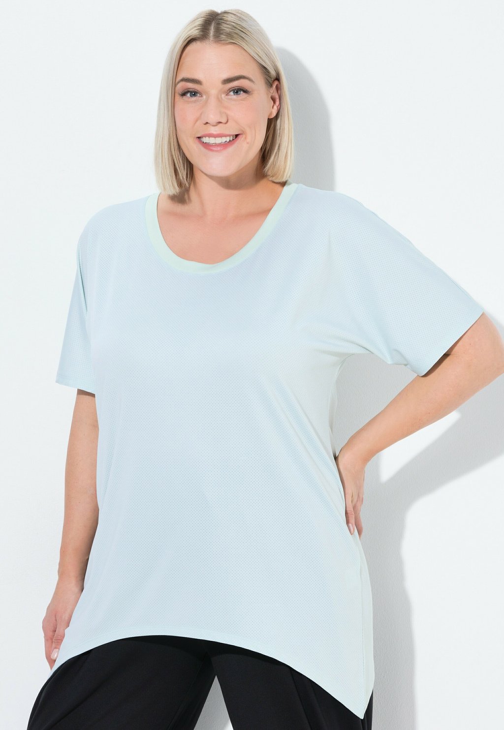 

Базовая футболка QUICK DRYING POINTED HEM STRETCH FIT Ulla Popken, темно-зеленый