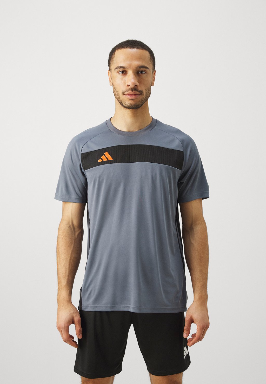 

Спортивная футболка adidas Performance, темно-серый