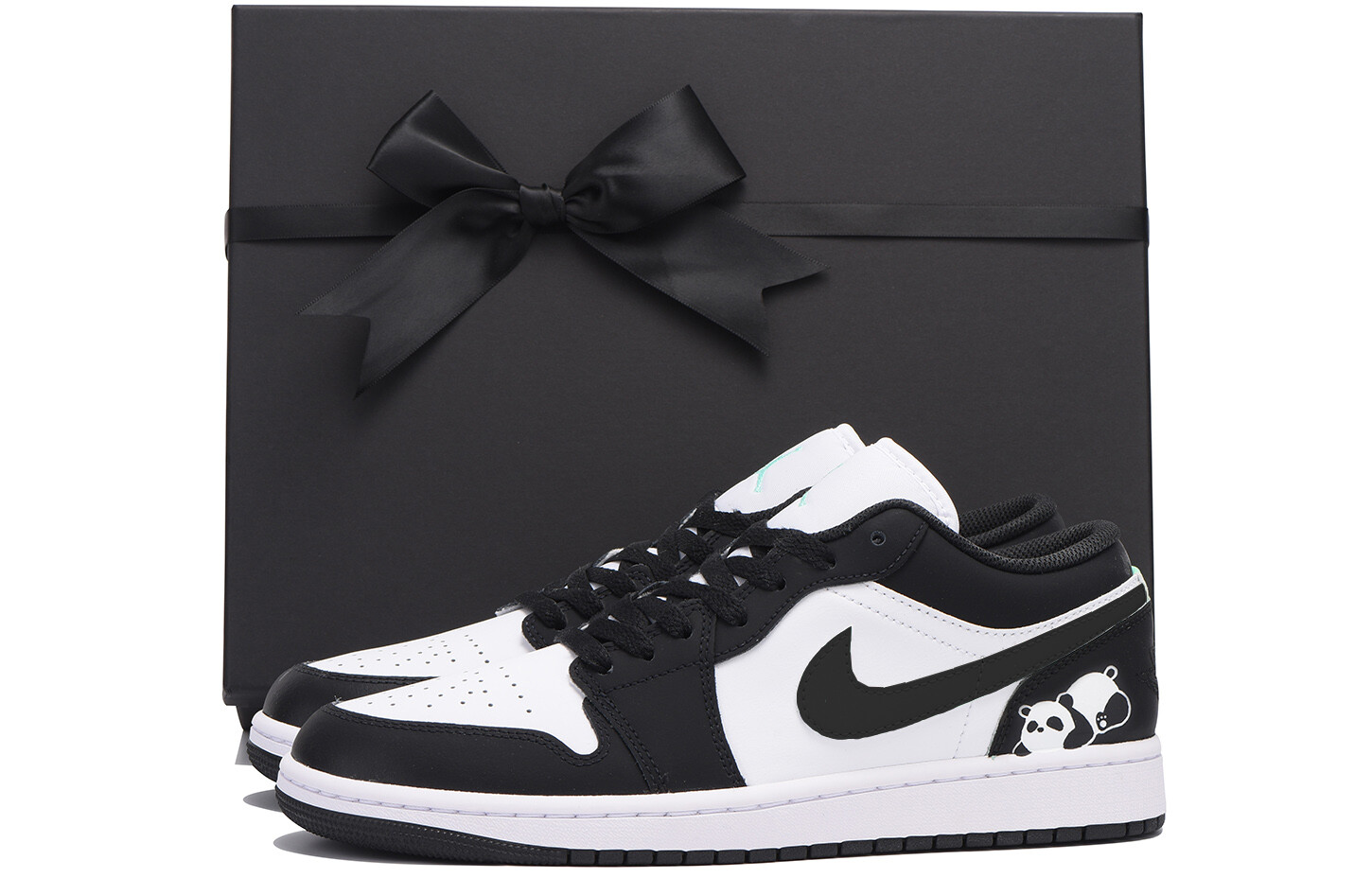 

Кроссовки Air Jordan 1 Kids' Basketball Shoes Grade School, черный