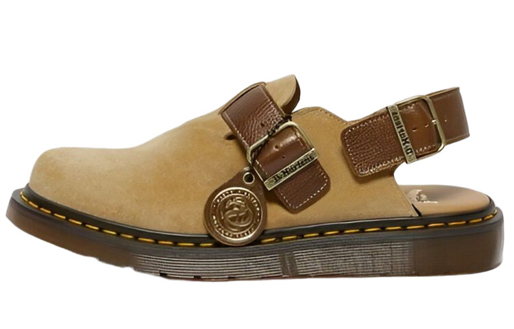 

Мужские повседневные унисекс с низким верхом коричневого цвета Dr.Martens