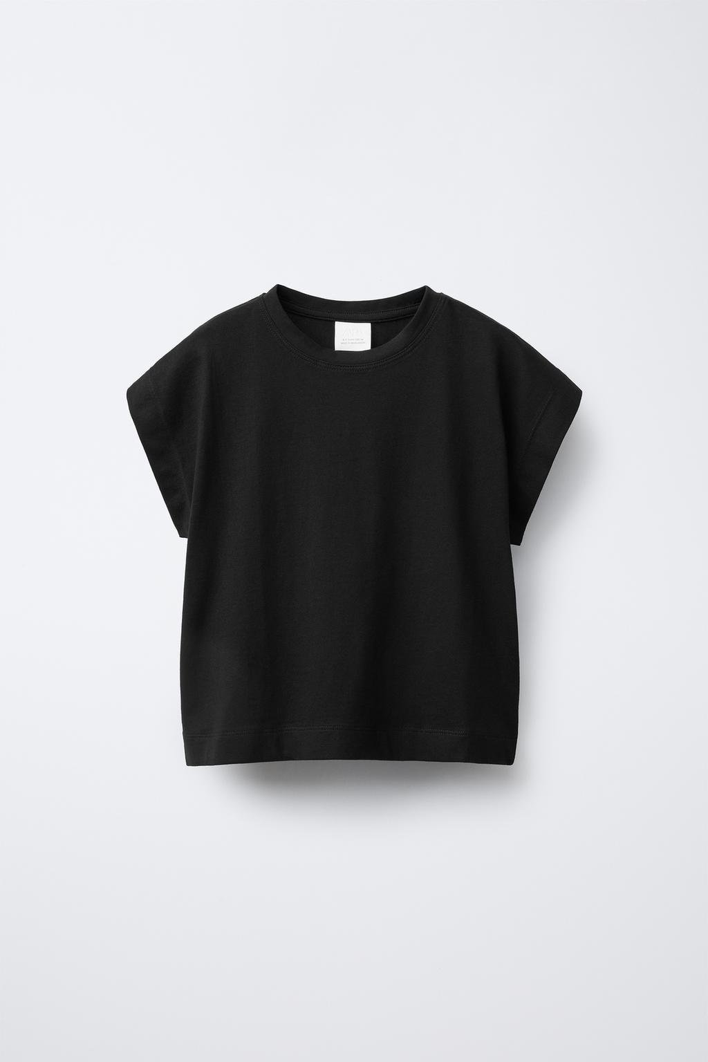 

Однотонная футболка с язычком ZARA, черный