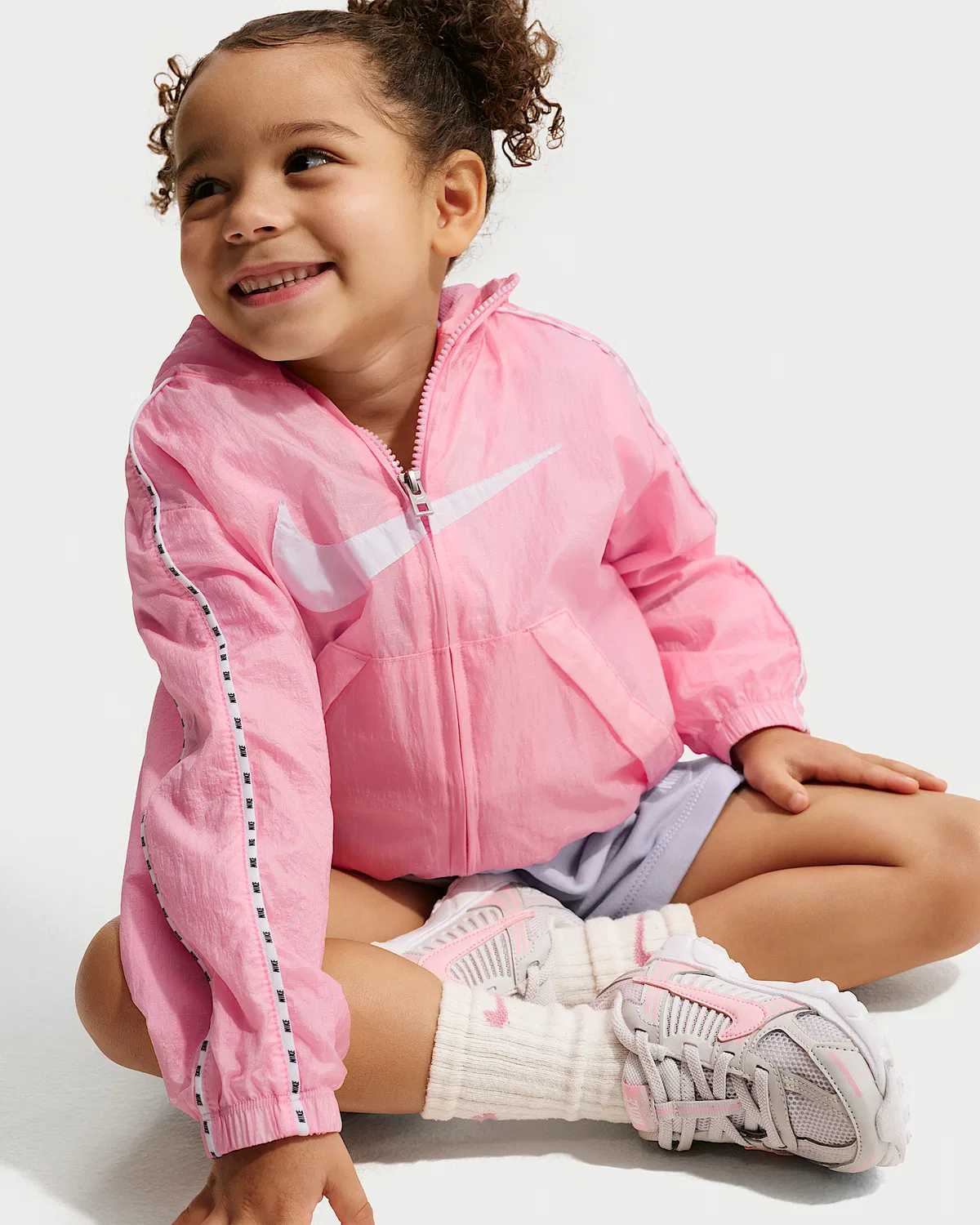 Детская легкая полупрозрачная куртка Nike из рипстопа, Medium Soft Pink — фото 3