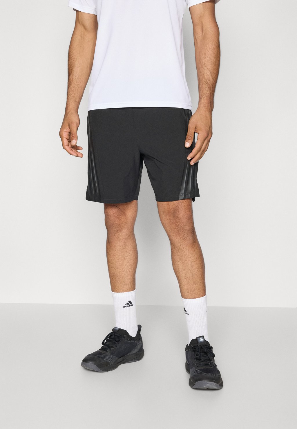 

Спортивные шорты SHORT Adidas Performance, черный