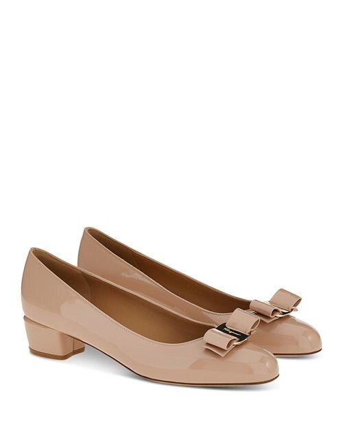 

Женские туфли-лодочки Vara на низком каблуке Ferragamo, цвет Tan/Beige