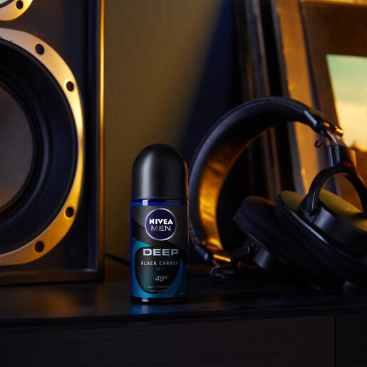 Nivea, Мужской шариковый антиперспирант Deep Black Carbon Beat с активированным углем 50мл — фото 2