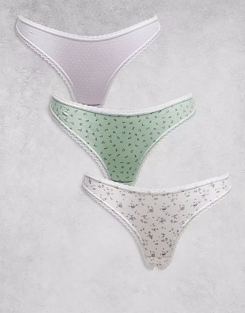 

ASOS DESIGN, 3 пары стрингов с кружевной отделкой, мелким принтом и сиреневыми ажурными узорами