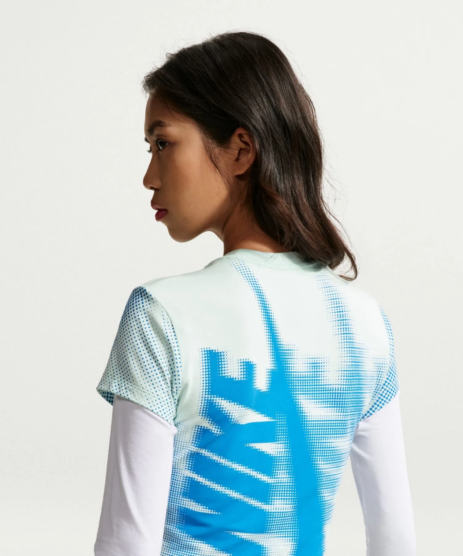 Женская футболка Nike Sportswear Chill Knit — фото 2