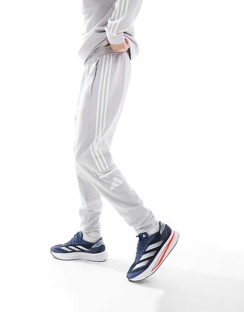 

Спортивные штаны adidas Football Squadra25 серого цвета adidas performance