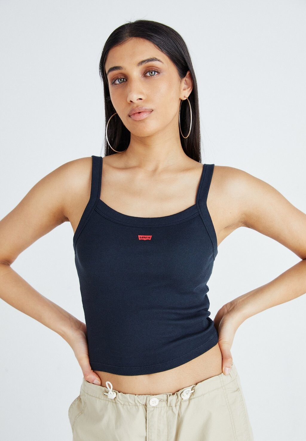 

Топ ESSENTIAL SPORTY Levi's, цвет caviar