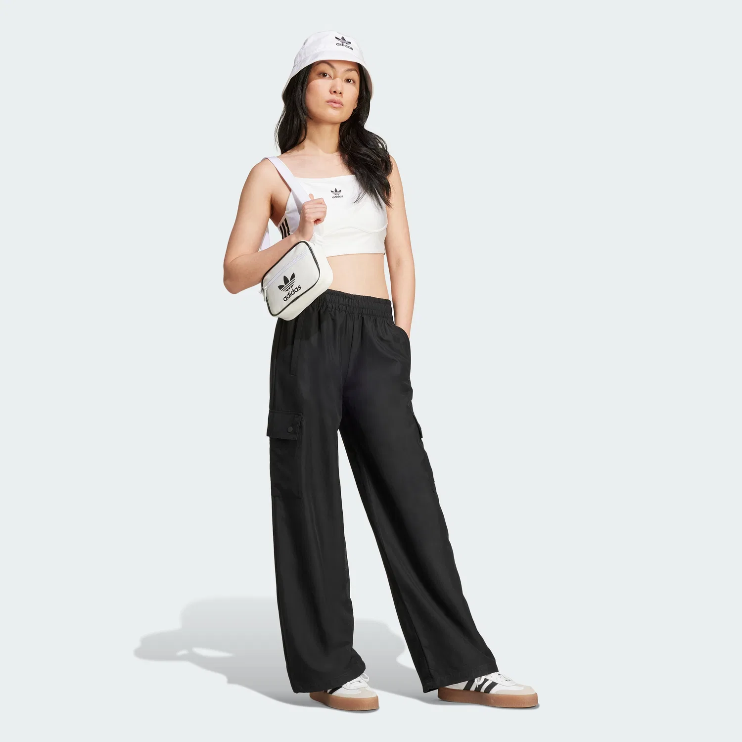 Женские тканые брюки карго Essential чёрные от Adidas — фото 3