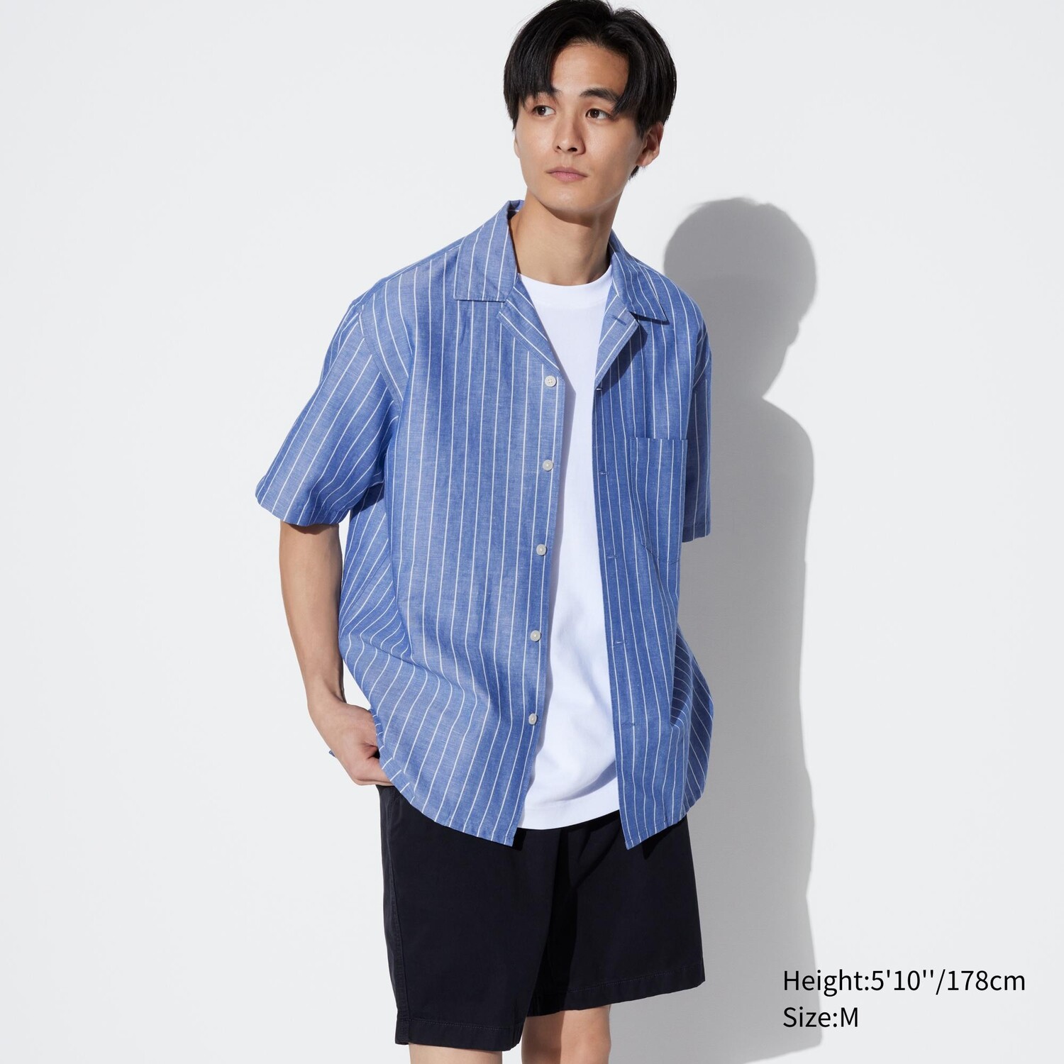 

Рубашка в полоску из смеси хлопка и льна с открытым воротником и короткими рукавами UNIQLO, синий