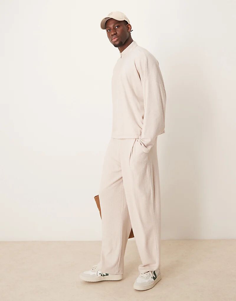 

Свободные джоггеры из твила цвета экрю от ASOS DESIGN — часть комплекта