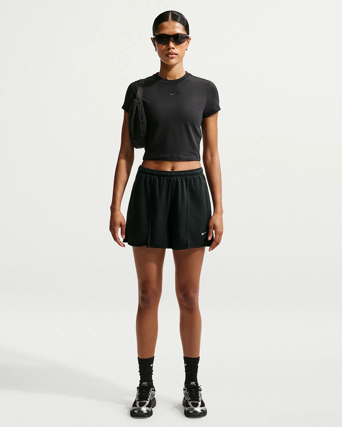Женская укороченная футболка Nike Sportswear Chill Knit, Black/Black — фото 4
