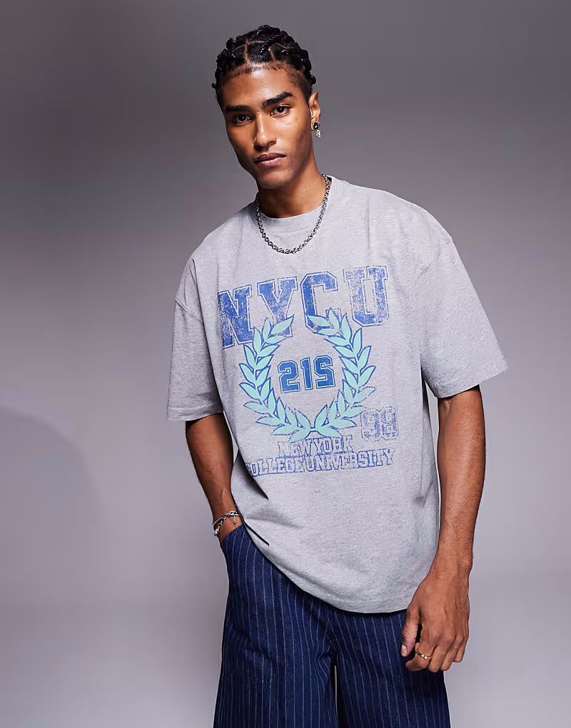 

Футболка ASOS DESIGN свободного кроя с университетской графикой белого меланжевого цвета