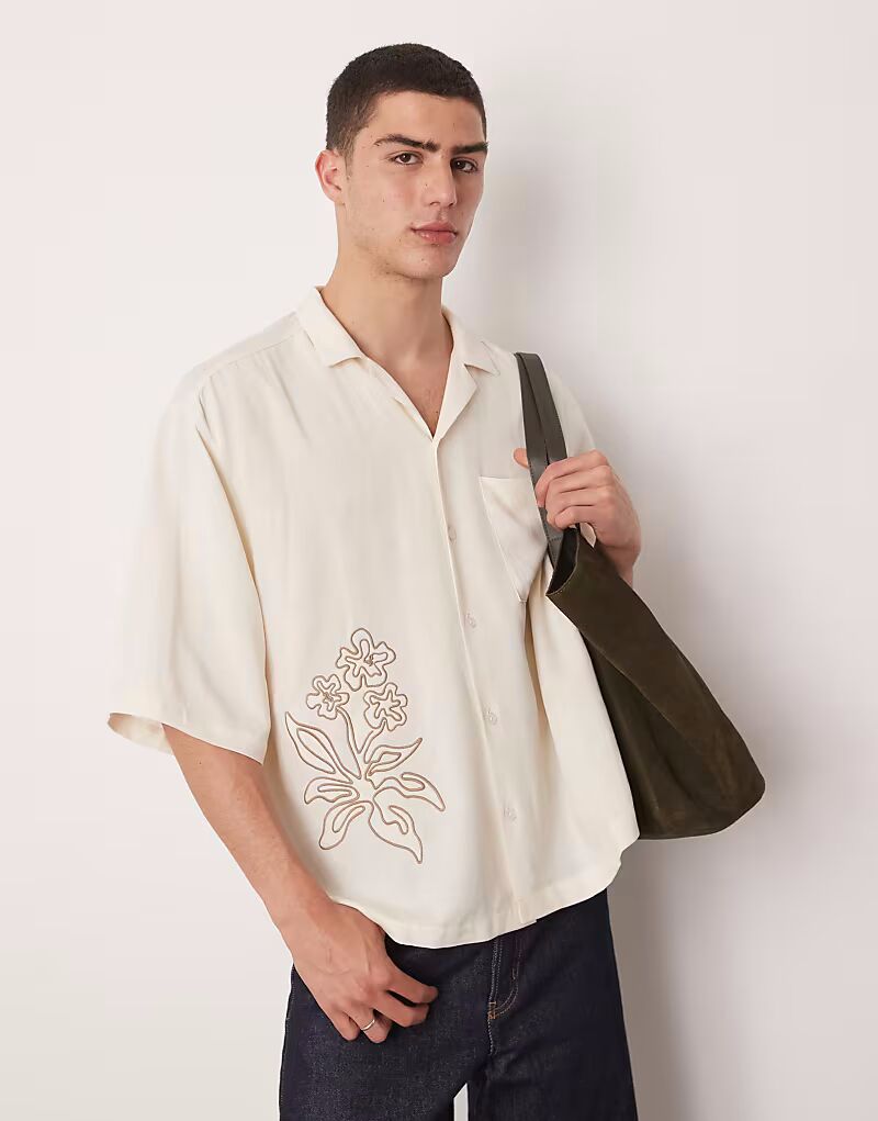 

Рубашка свободного кроя ASOS DESIGN из льняного имитации с вышивкой бежевого цвета