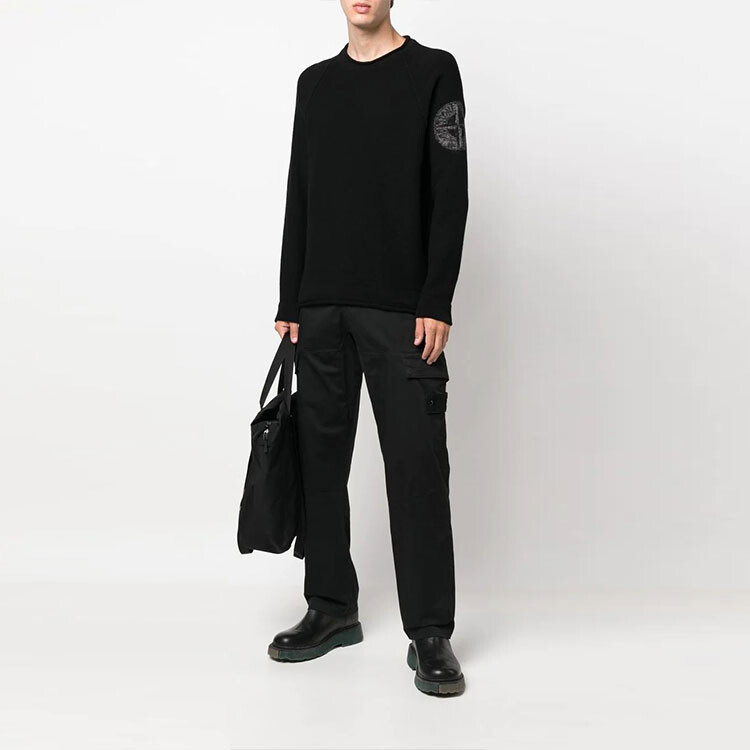 Свитер мужской Stone Island с логотипом на рукаве, черный — фото 3