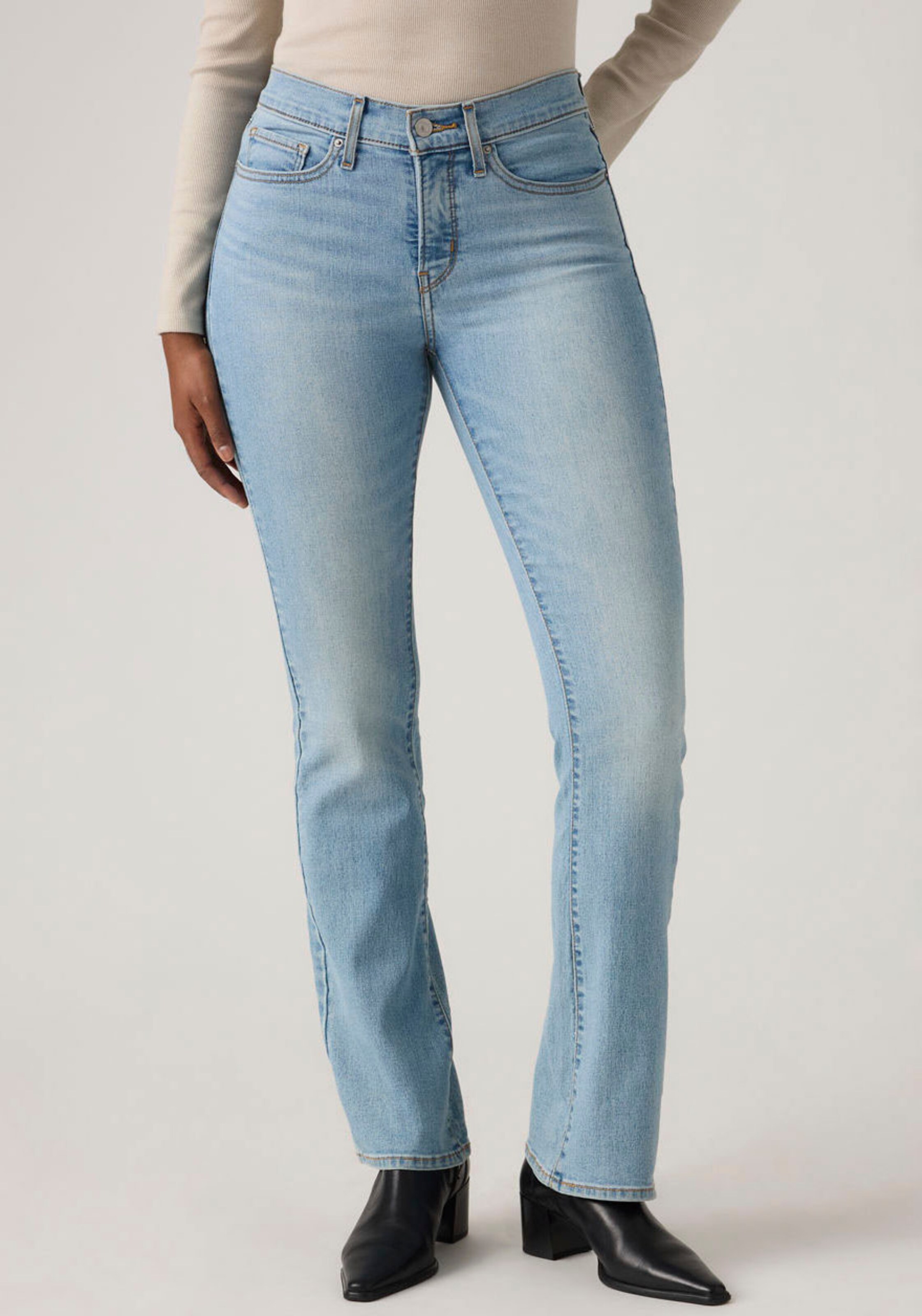 LEVI'S  Джинсы-клеш '315 Shaping Bootcut' в светло-голубом цвете — фото 2