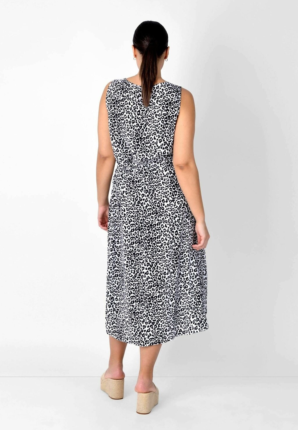 

Дневное платье ANIMAL AMARA SLEEVELESS DRAWST Live Unlimited London, черный