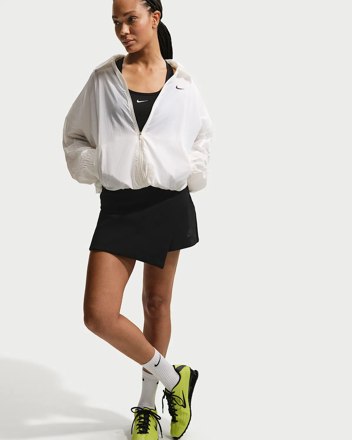 Женская свободная легкая UV-куртка Nike Sportswear, Sail/Black — фото 3