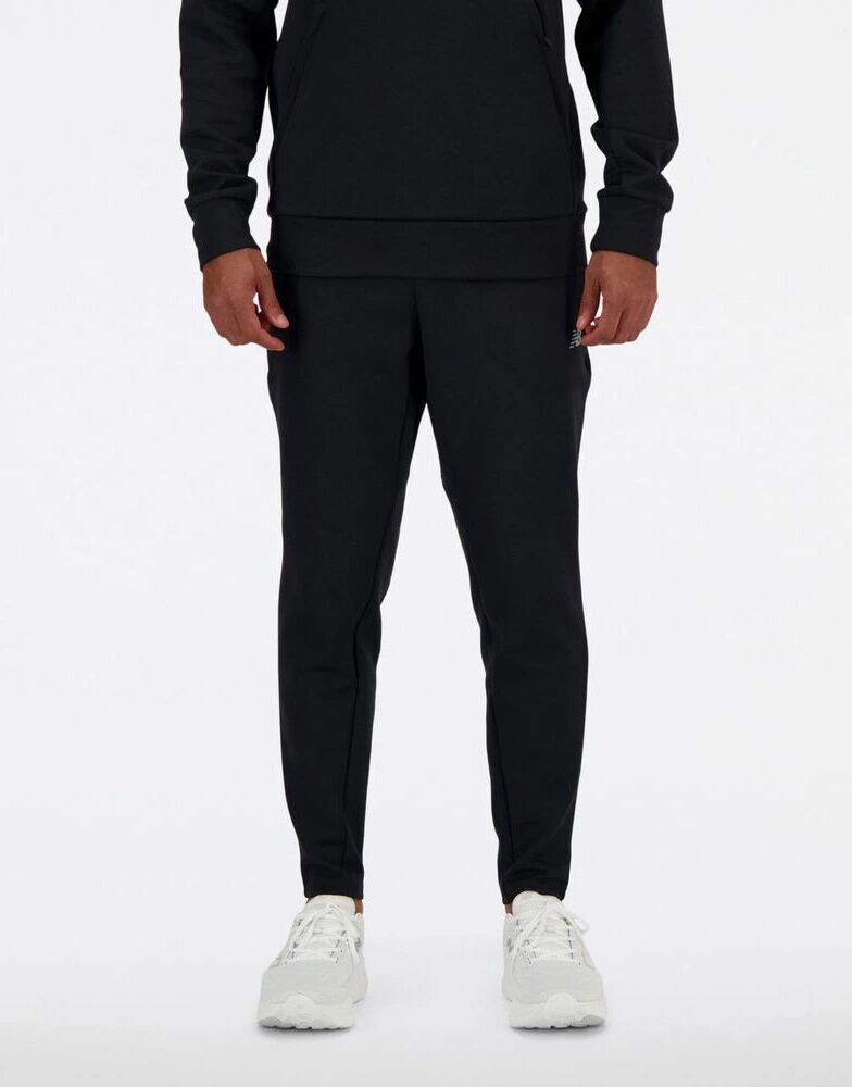

Черные брюки из технического трикотажа New Balance