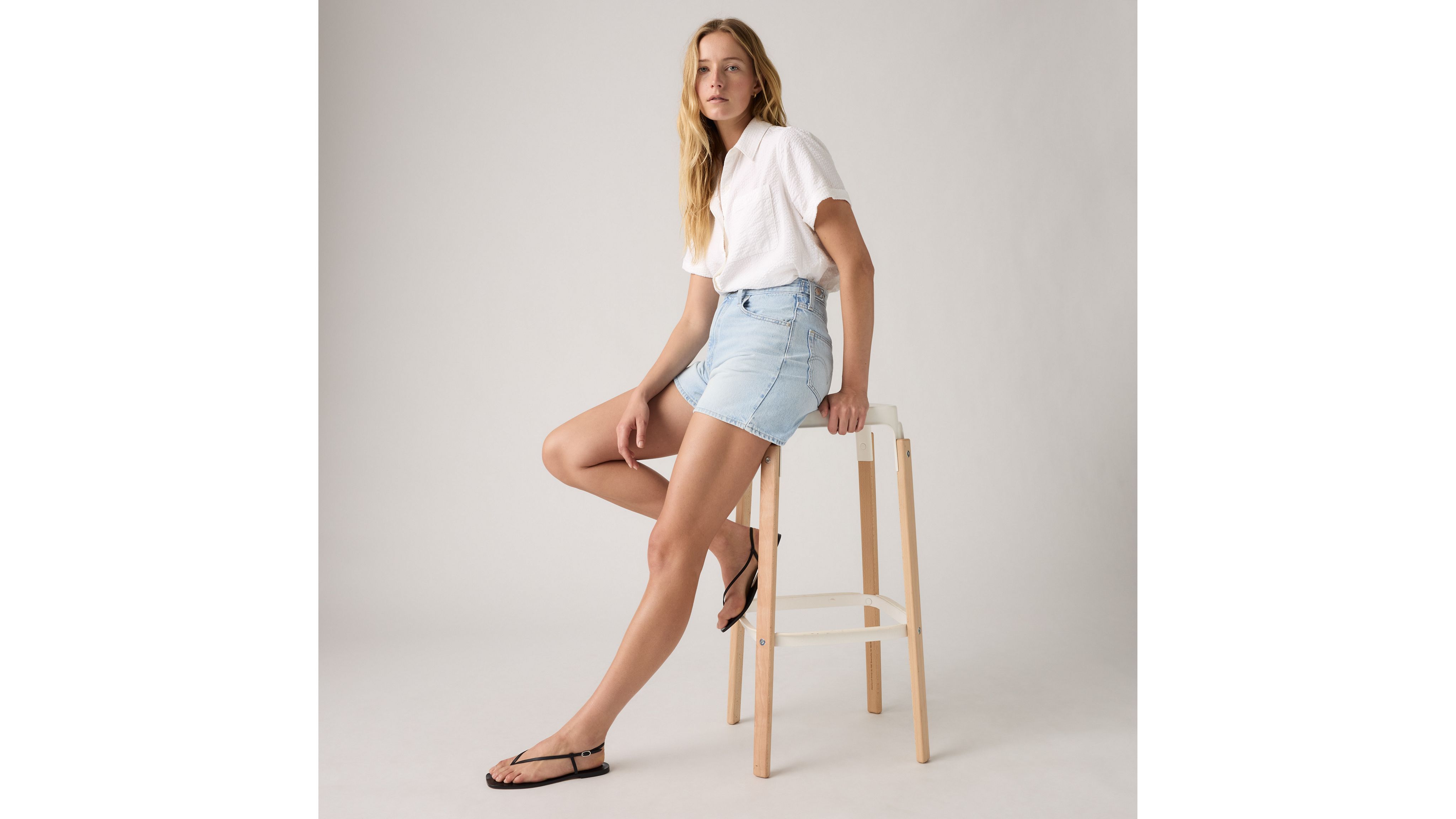 

Женские шорты Cinch до середины бедра Levi's, Abraided Art Short - Light Wash