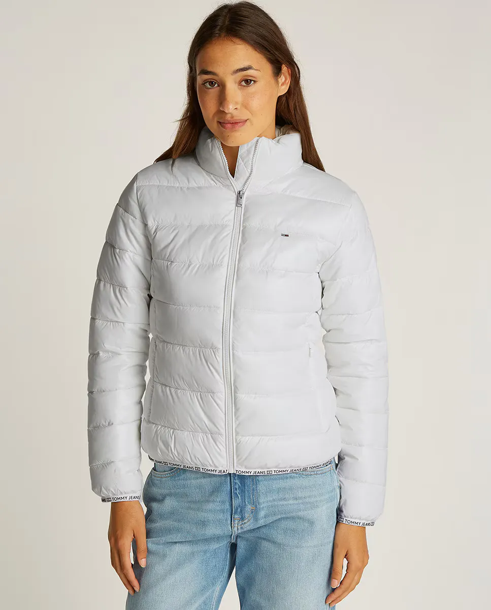 

Женский пуховик ватный с высоким воротником Tommy Jeans, цвет Crudo