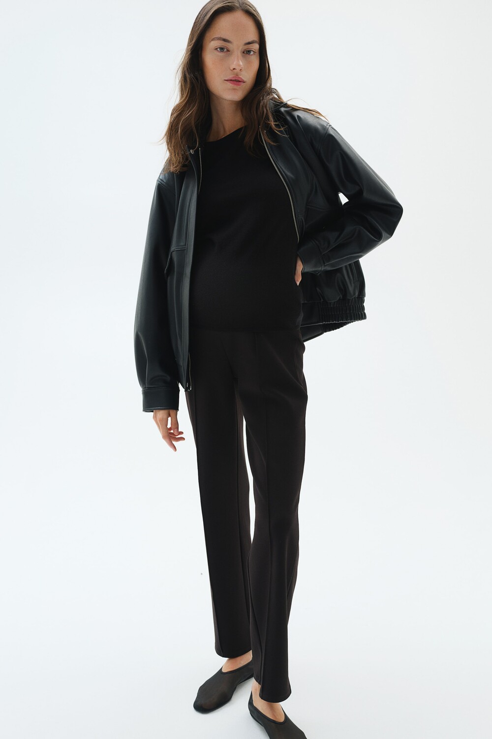 

Брюки Mom со складками H&M, черный