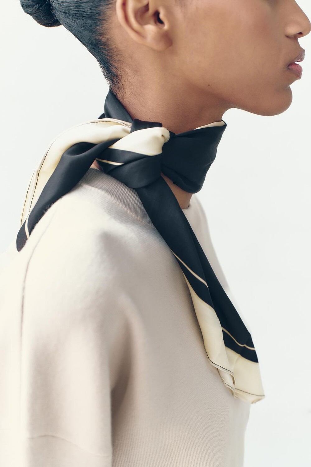 

Шарф в клетку ZARA, черный