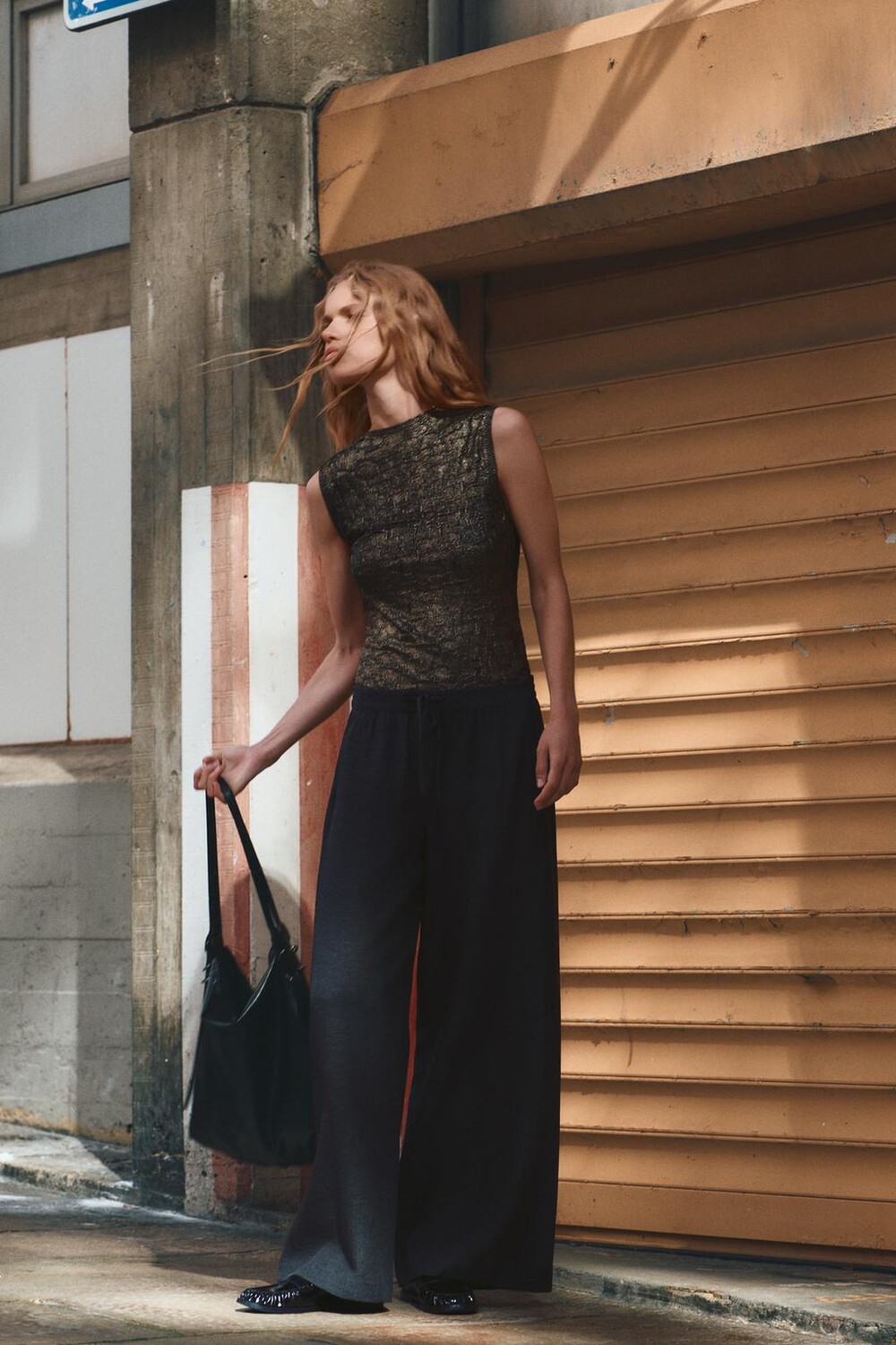 

Трикотажный топ из фольги ZARA, черное золото