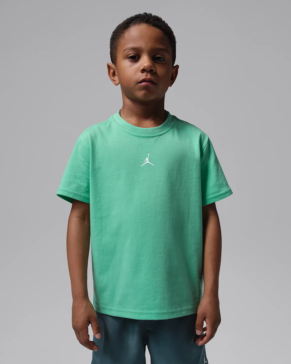 Детский спортивный костюм Jordan Little Kids' Jumpman 2-Piece Woven Play Shorts Set, Ash Green — фото 3