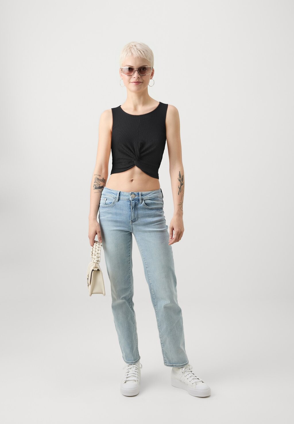 

Топ ONLNELLA ONLY Petite, черный